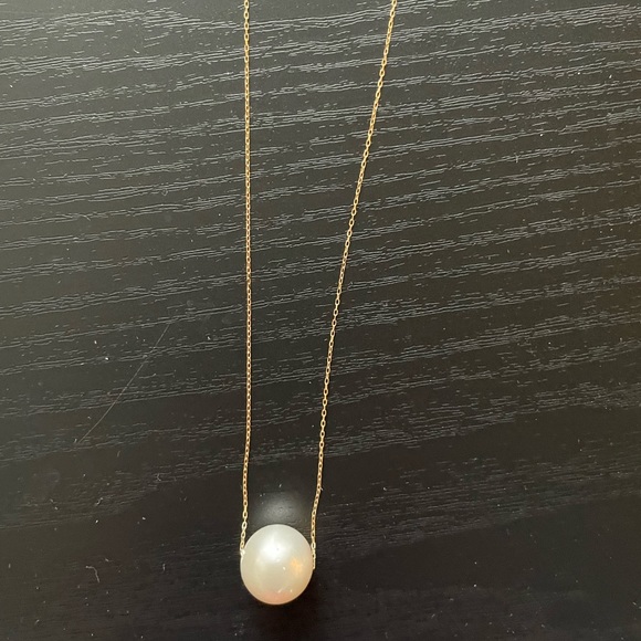 Southsea Pearl floating necklace, 18k solid yellow gold - Picture 3 of 4